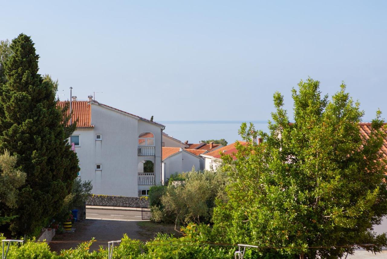 Apartments Petra Krk Town Esterno foto